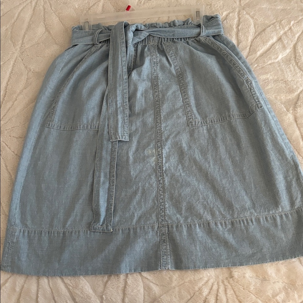 Made of lightweight denim chambray Skirt Size Medium